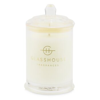 Glasshouse Candela di soia a triplo profumo - Una notte a Rio (frutto della passione e lime)