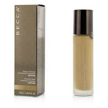 Aqua Luminous Perfecting Foundation - Medium